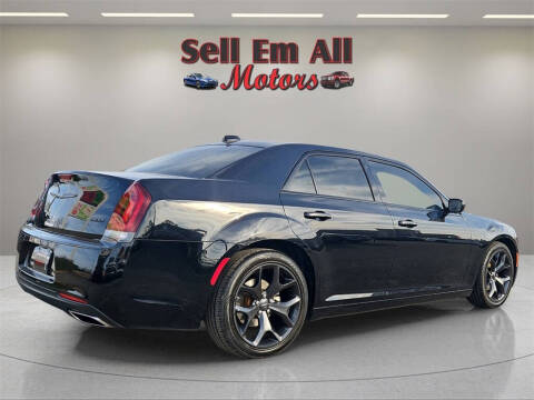 2022 Chrysler 300 Touring