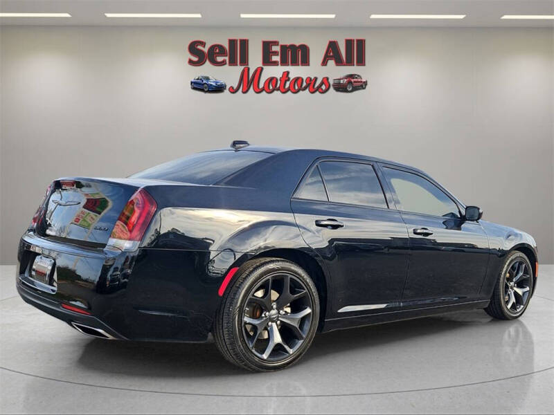 2022 Chrysler 300 Touring