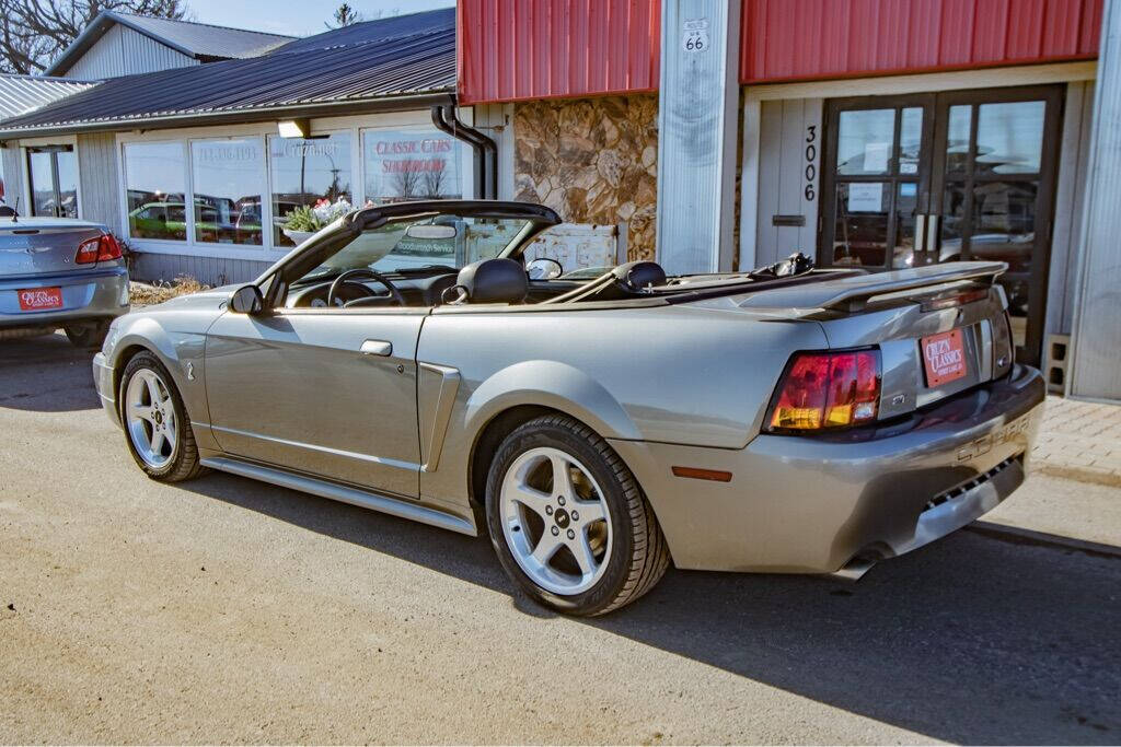 2001 Ford Mustang SVT Cobra 4