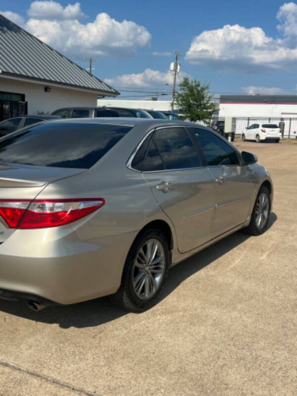 2017 Toyota Camry null photo 5