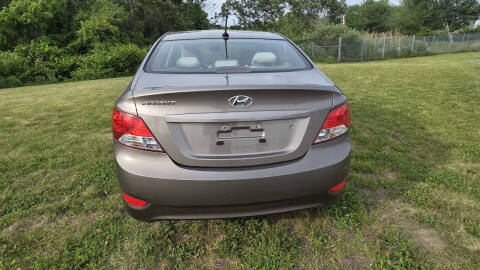 2013 Hyundai Accent GLS