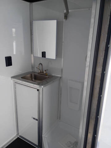 2026 Haulmark 8.5X34 BATHROOM
