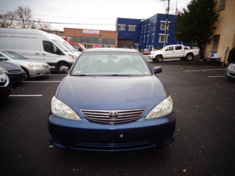 2006 Toyota Camry for sale at Alexandria Car Connection in Alexandria VA