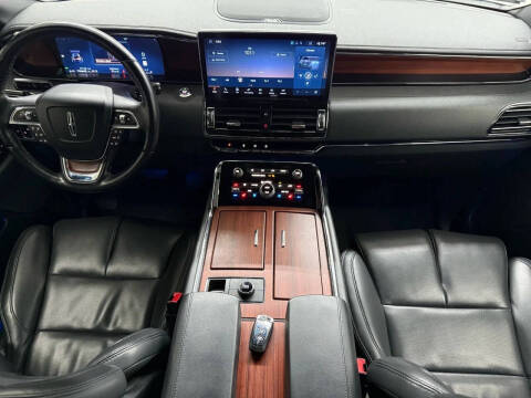 2023 Lincoln Navigator L Standard
