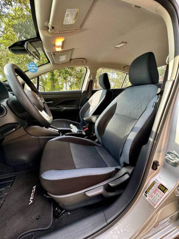 2025 Nissan Versa SV