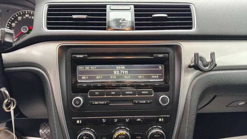 2012 Volkswagen Passat S PZEV