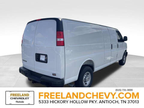 2025 Chevrolet Express 3500