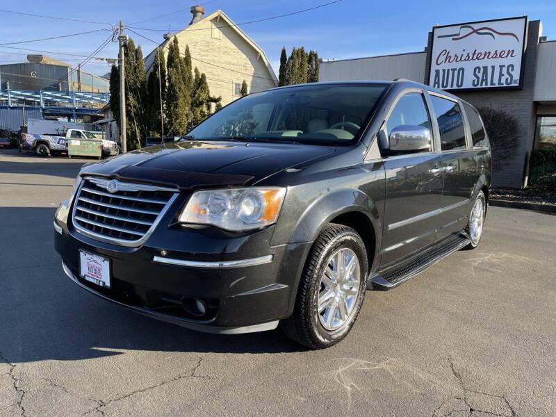 2010 Chrysler Town and Country for sale in Mcminnville, OR