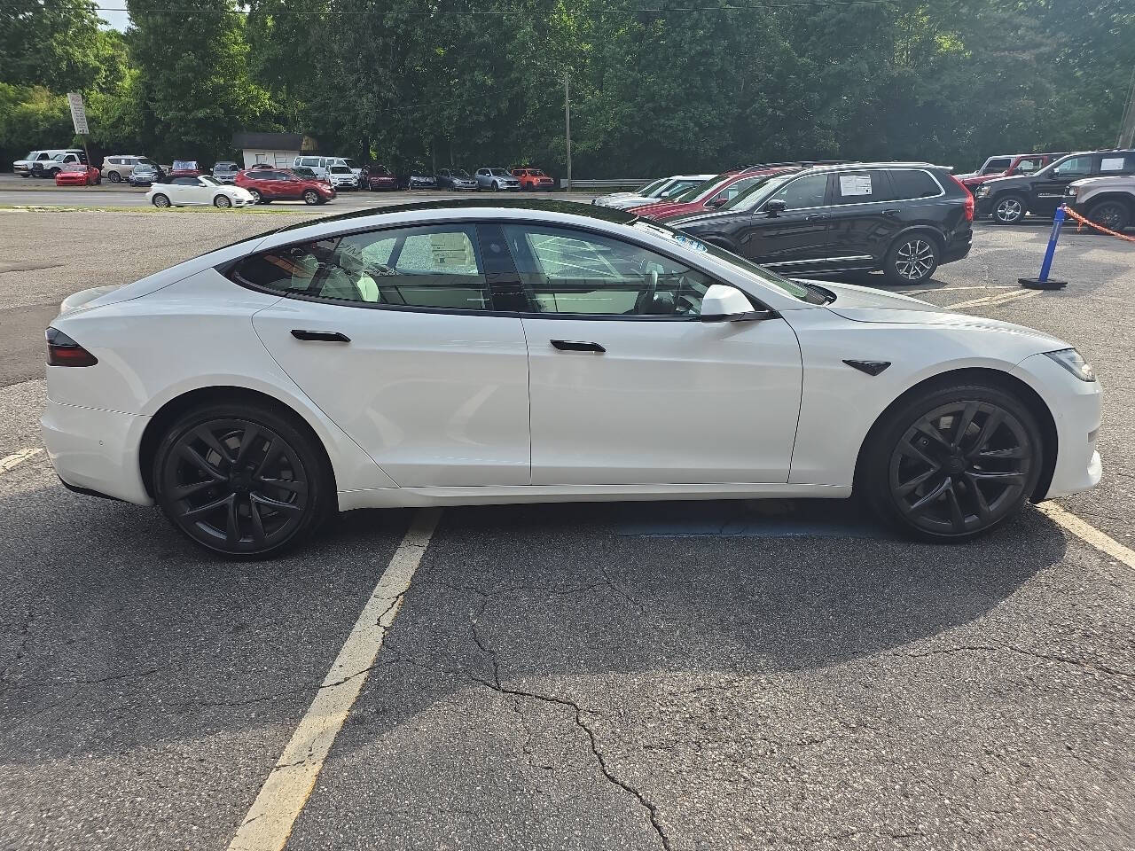 View vehicle photo 7