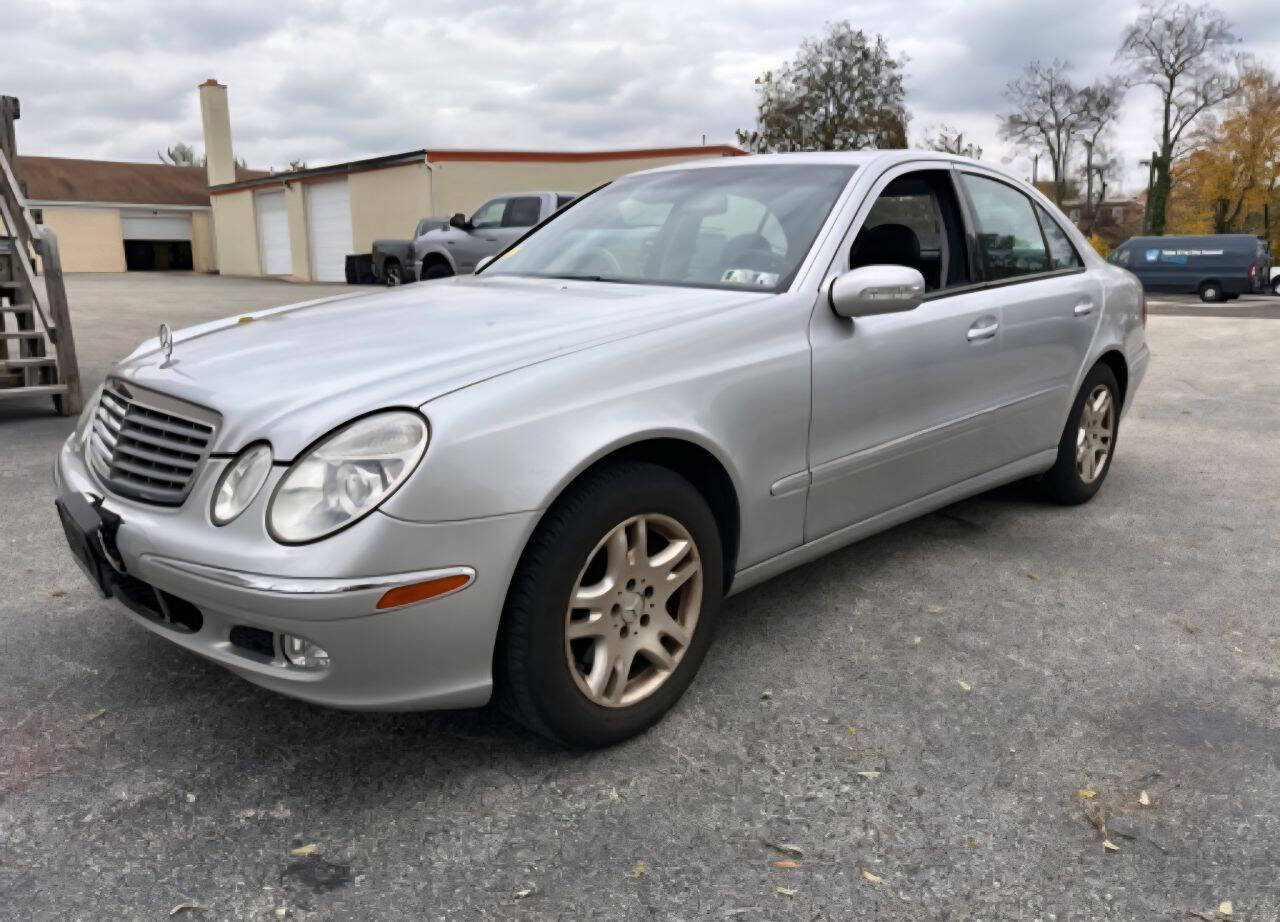 Silver 2005 Mercedes-Benz E-Class E 320 4MATIC AWD E 320 4MATIC 4dr Sedan 1