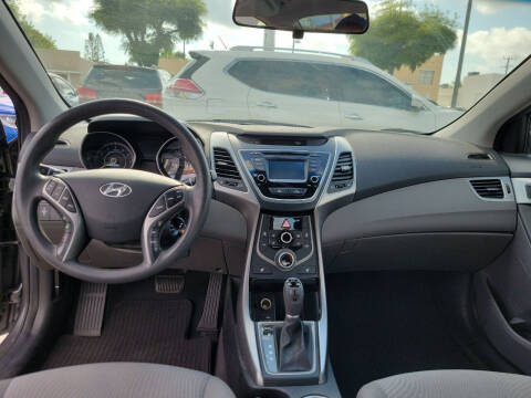 2014 Hyundai Elantra SE