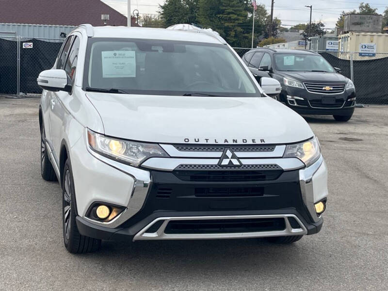 2020 Mitsubishi Outlander SE