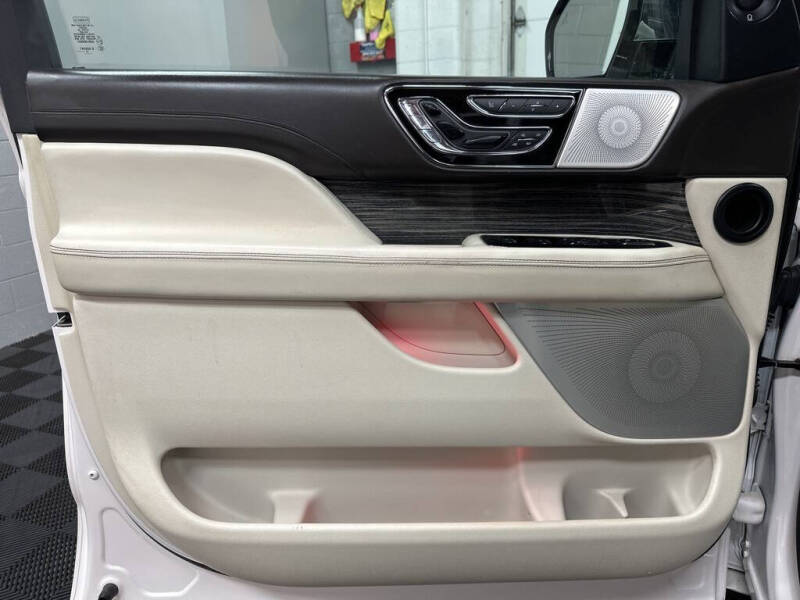 2019 Lincoln Navigator L Black Label