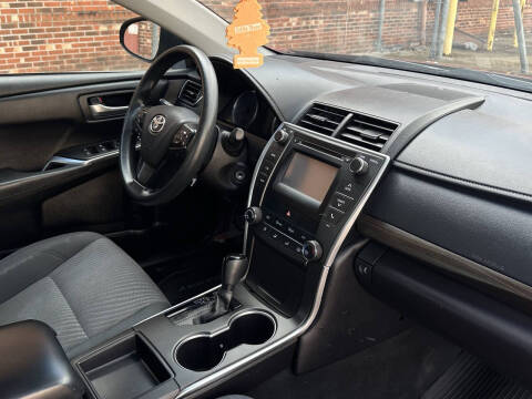 2017 Toyota Camry LE