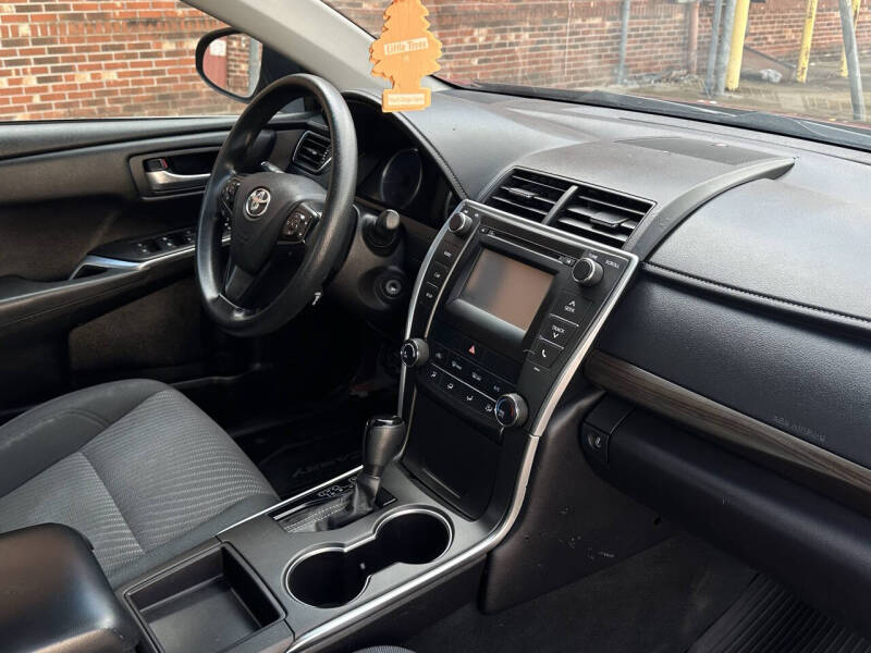 2017 Toyota Camry LE