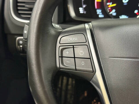 2016 Volvo V60 Cross Country T5