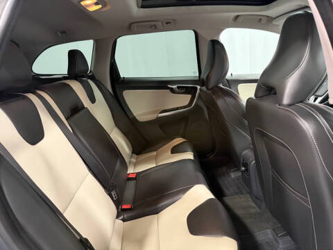 2017 Volvo XC60 T5 Dynamic