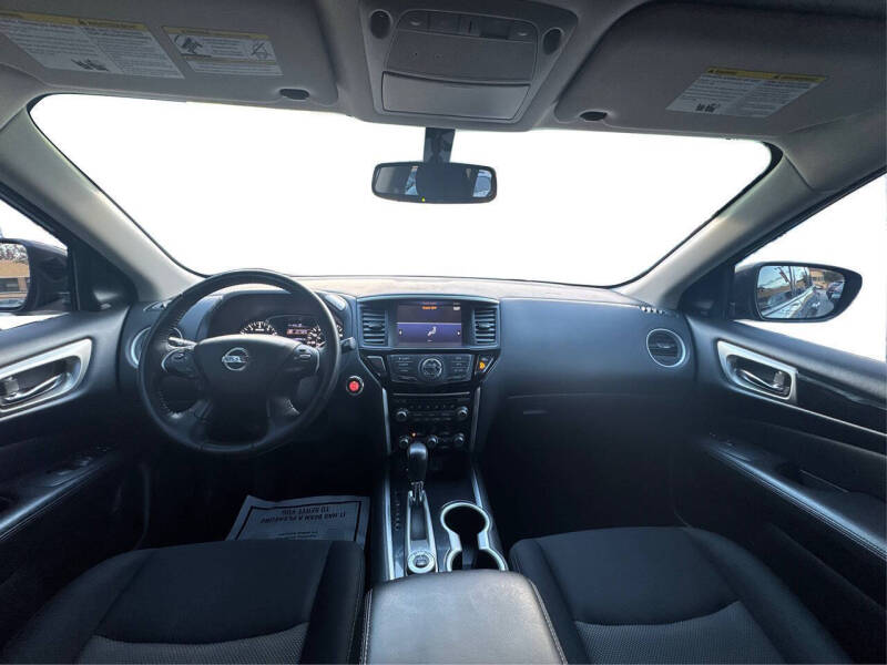 2019 Nissan Pathfinder S