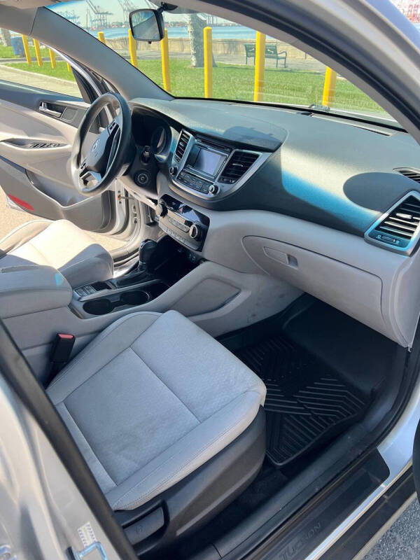 2017 Hyundai Tucson SE