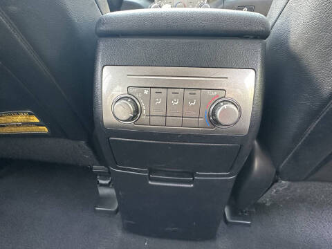 2011 Toyota Highlander SE