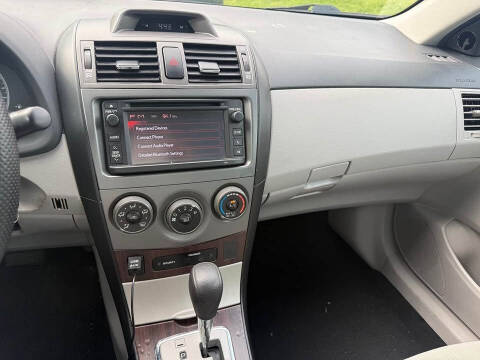 2013 Toyota Corolla LE