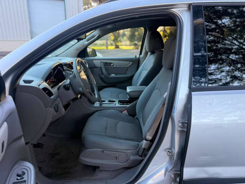 2017 Chevrolet Traverse LS