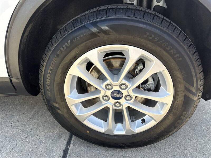 2020 Ford Escape SE