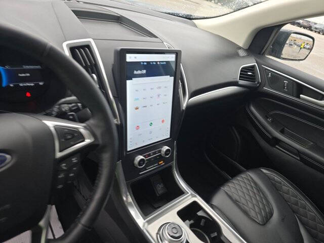 2023 Ford Edge Titanium