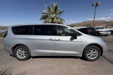 2024 Chrysler Pacifica Touring L