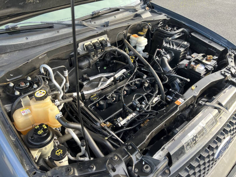 2005 Ford Escape XLS