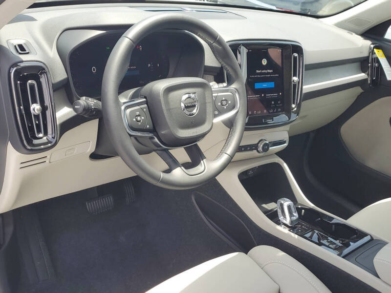 2026 Volvo XC40 B5 Plus