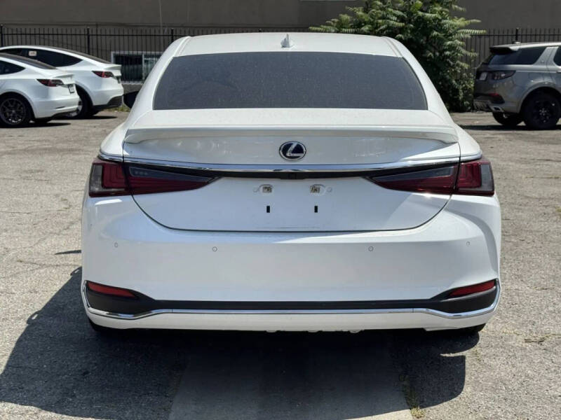 2021 Lexus ES 300h