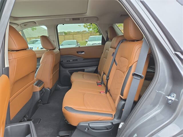 2025 Nissan Pathfinder Platinum