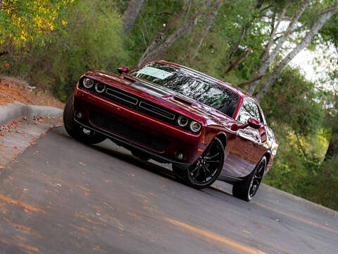 2018 Dodge Challenger SXT Plus
