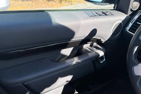 2024 Land Rover Discovery P300 S