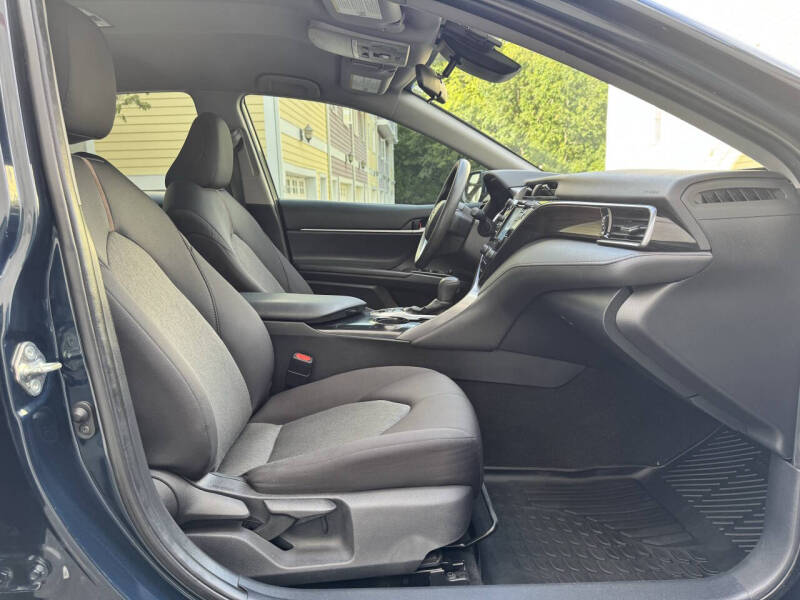 2020 Toyota Camry Hybrid LE