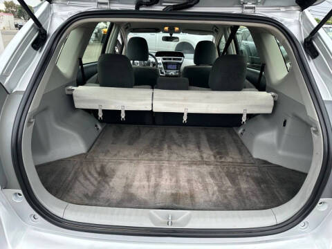 2015 Toyota Prius v Three