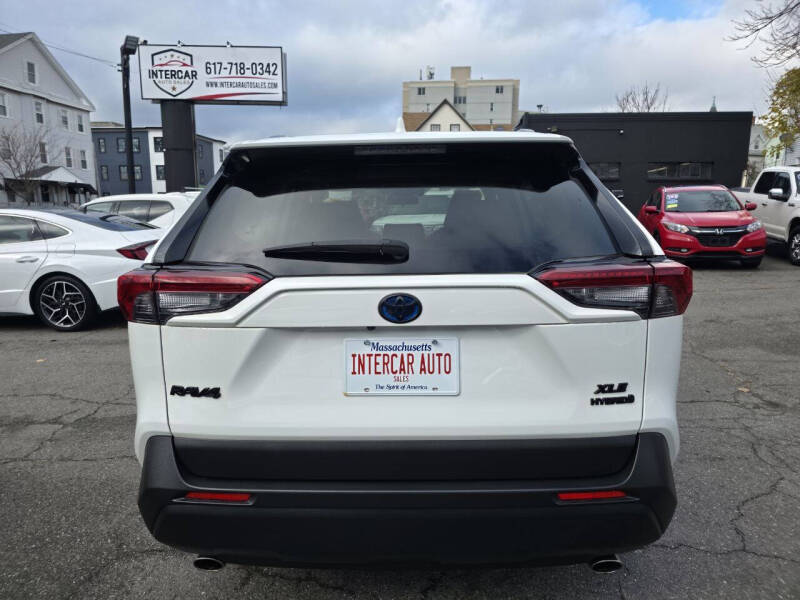 2021 Toyota RAV4 Hybrid XLE