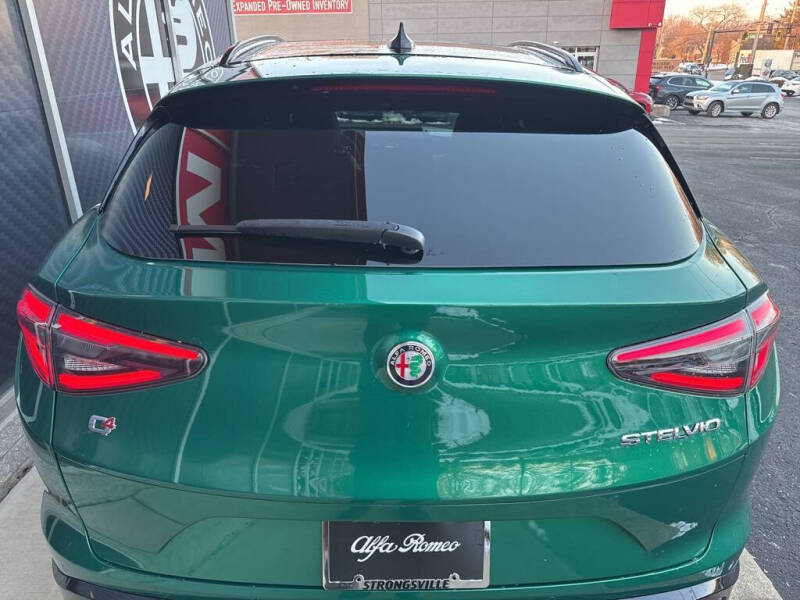 2025 Alfa Romeo Stelvio Intensa