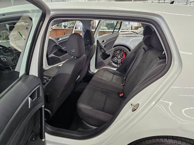 2019 Volkswagen Golf SE