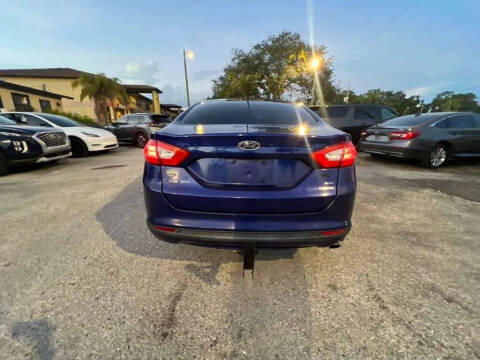 2014 Ford Fusion SE