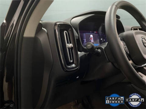 2025 Volvo XC40 B5 Plus Bright Theme