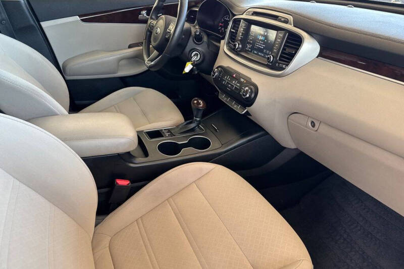 2017 Kia Sorento LX