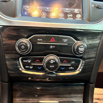 2019 Chrysler 300 Touring