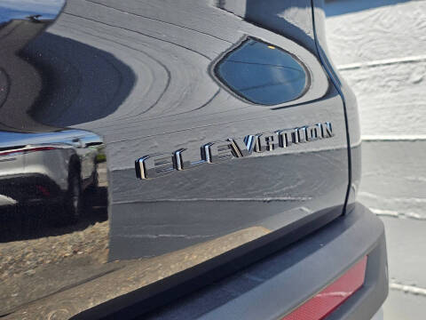2024 GMC Acadia Elevation