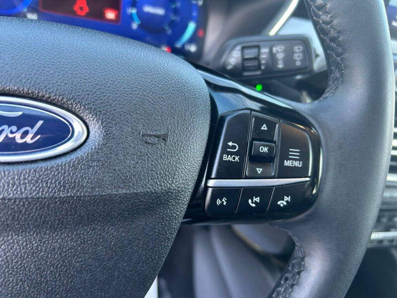 2022 Ford Escape Titanium