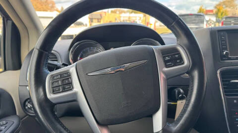 2013 Chrysler Town and Country Touring-L