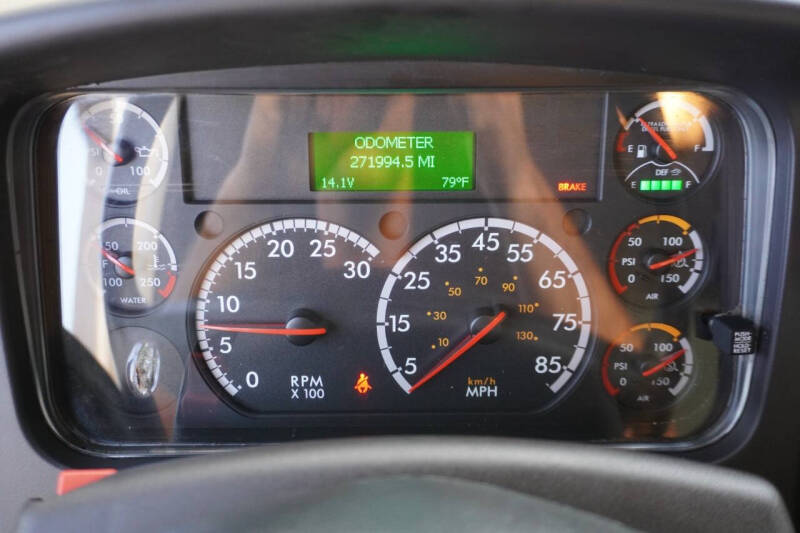 2018 Freightliner M2 106