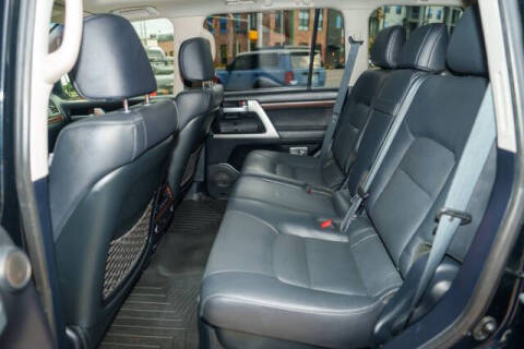 2017 Toyota Land Cruiser