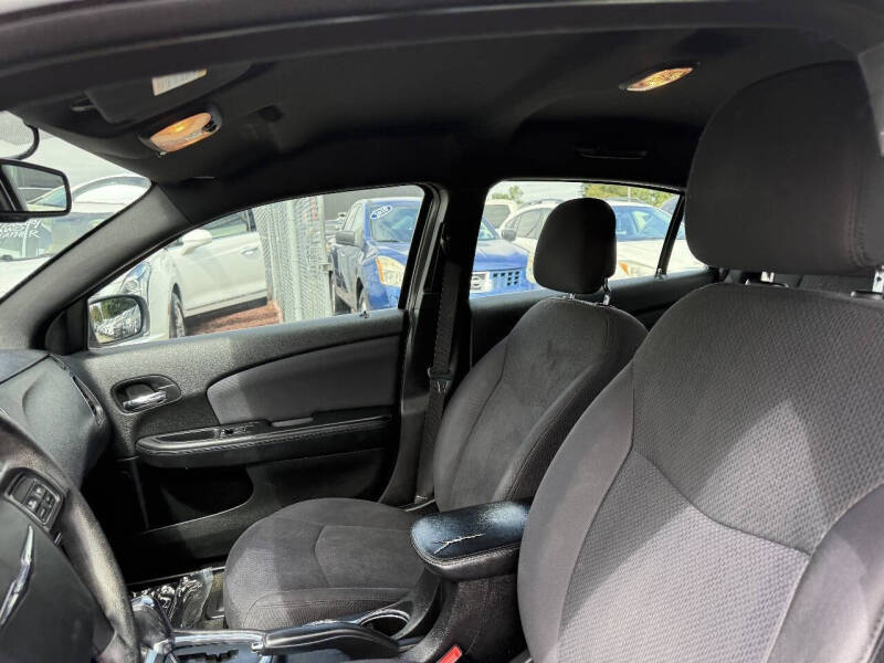 2012 Chrysler 200 LX